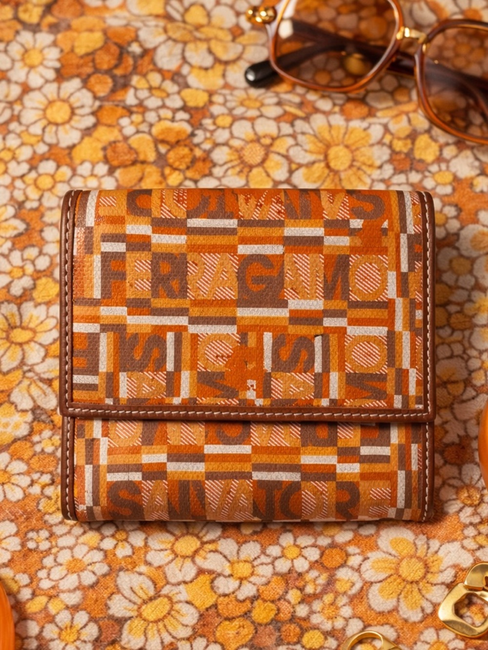 Ferragamo Logo Mania Compact Wallet Orange Italy Leather Card Holder Y2K Vintage